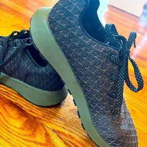 No Bull black trainer shoes.